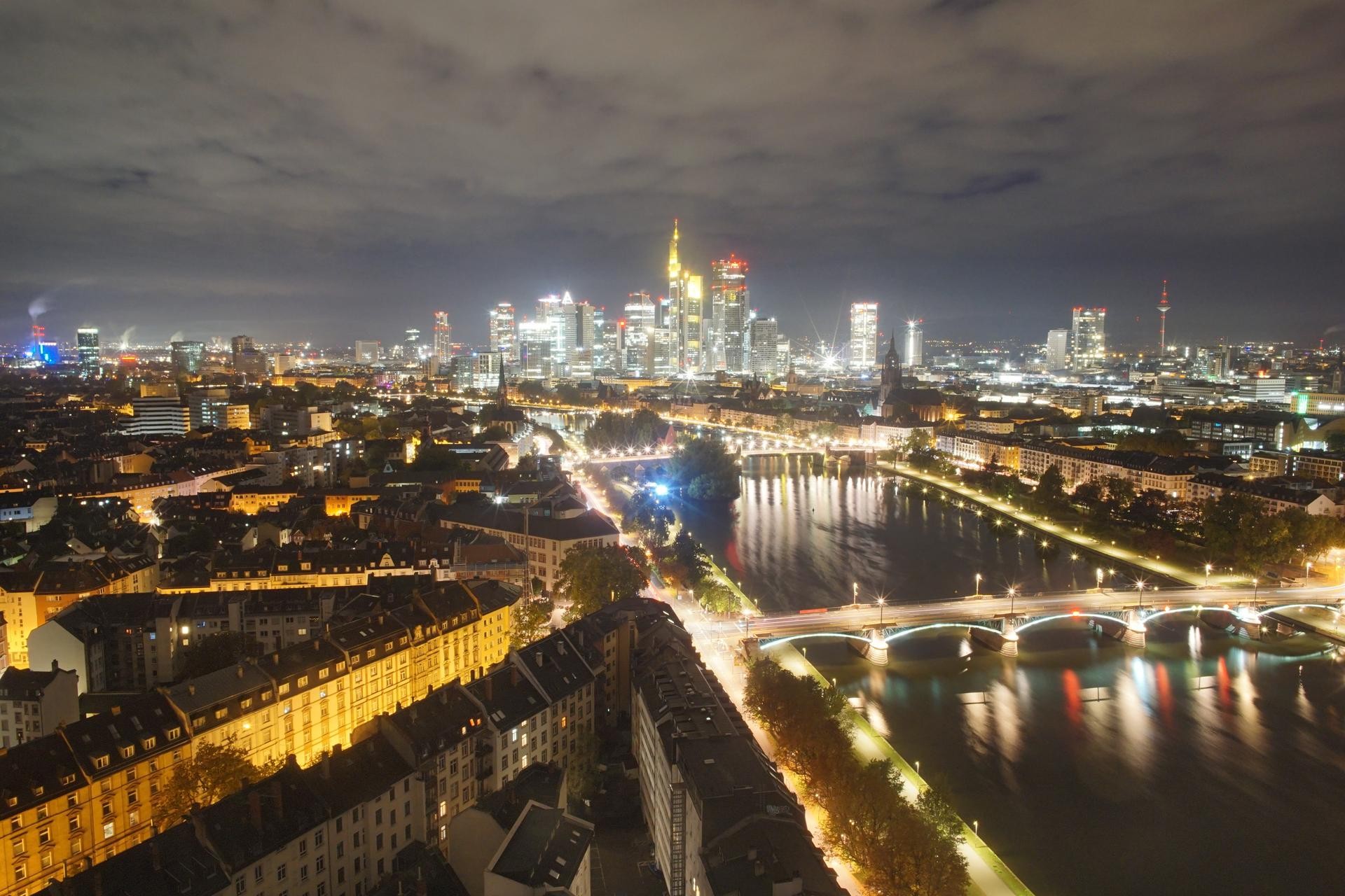 Archived image Webcam Panoramic View over to the Skyline of Frankfurt