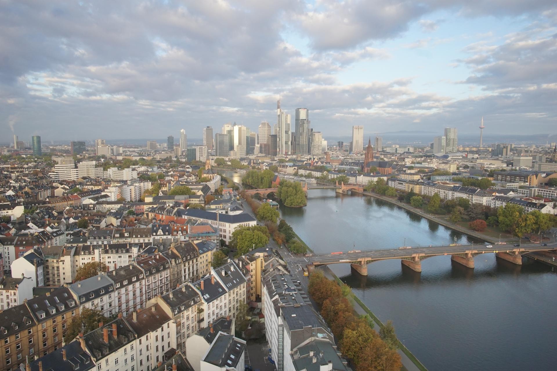 Archived image Webcam Panoramic View over to the Skyline of Frankfurt