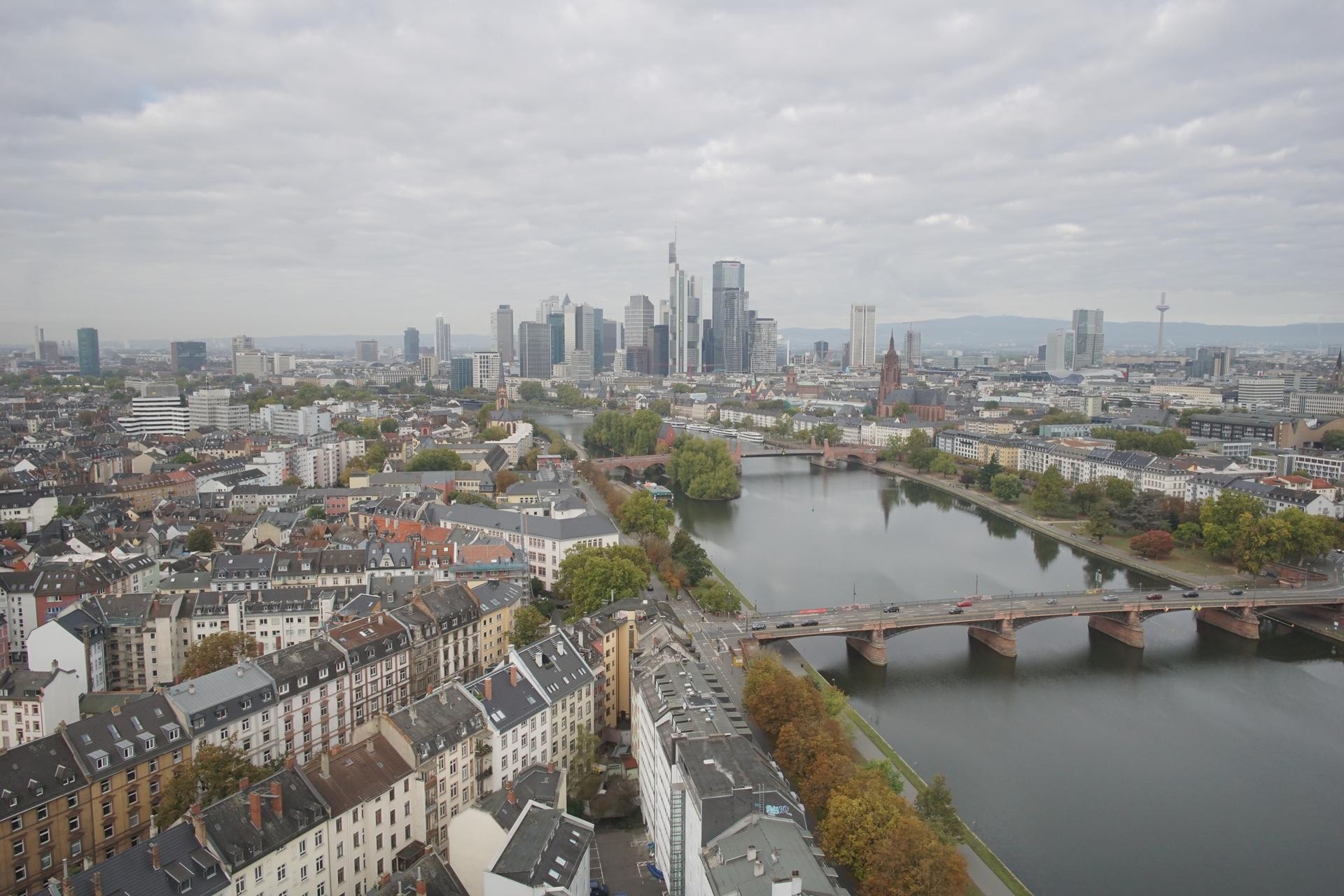 Archived image Webcam Panoramic View over to the Skyline of Frankfurt