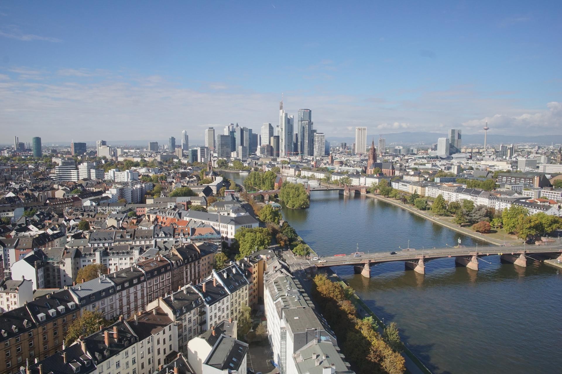 Archived image Webcam Panoramic View over to the Skyline of Frankfurt