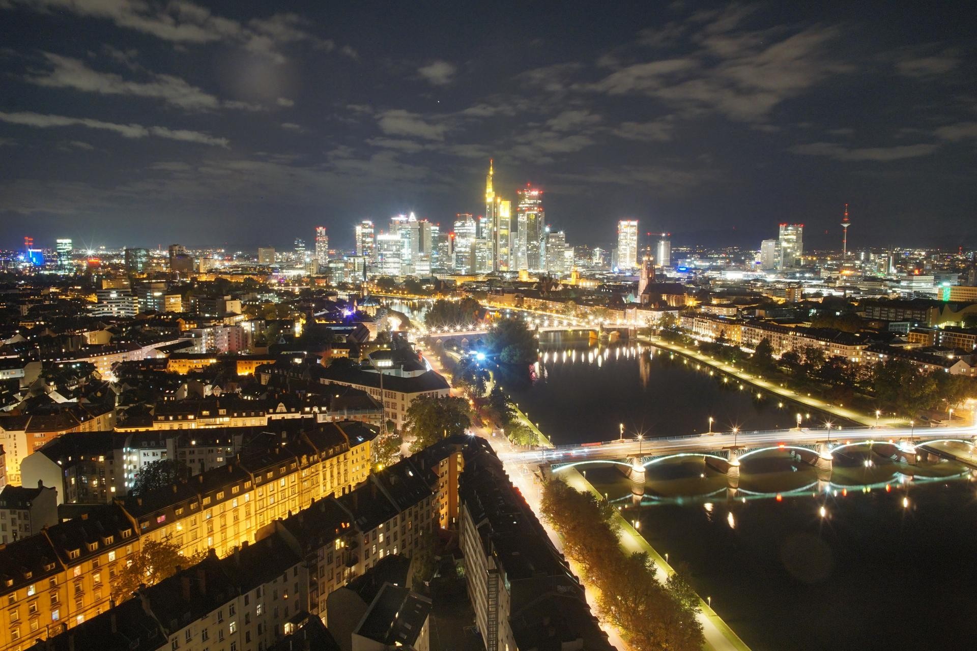 Archived image Webcam Panoramic View over to the Skyline of Frankfurt