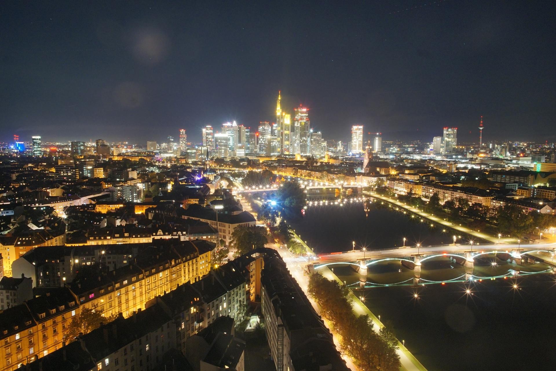 Archived image Webcam Panoramic View over to the Skyline of Frankfurt