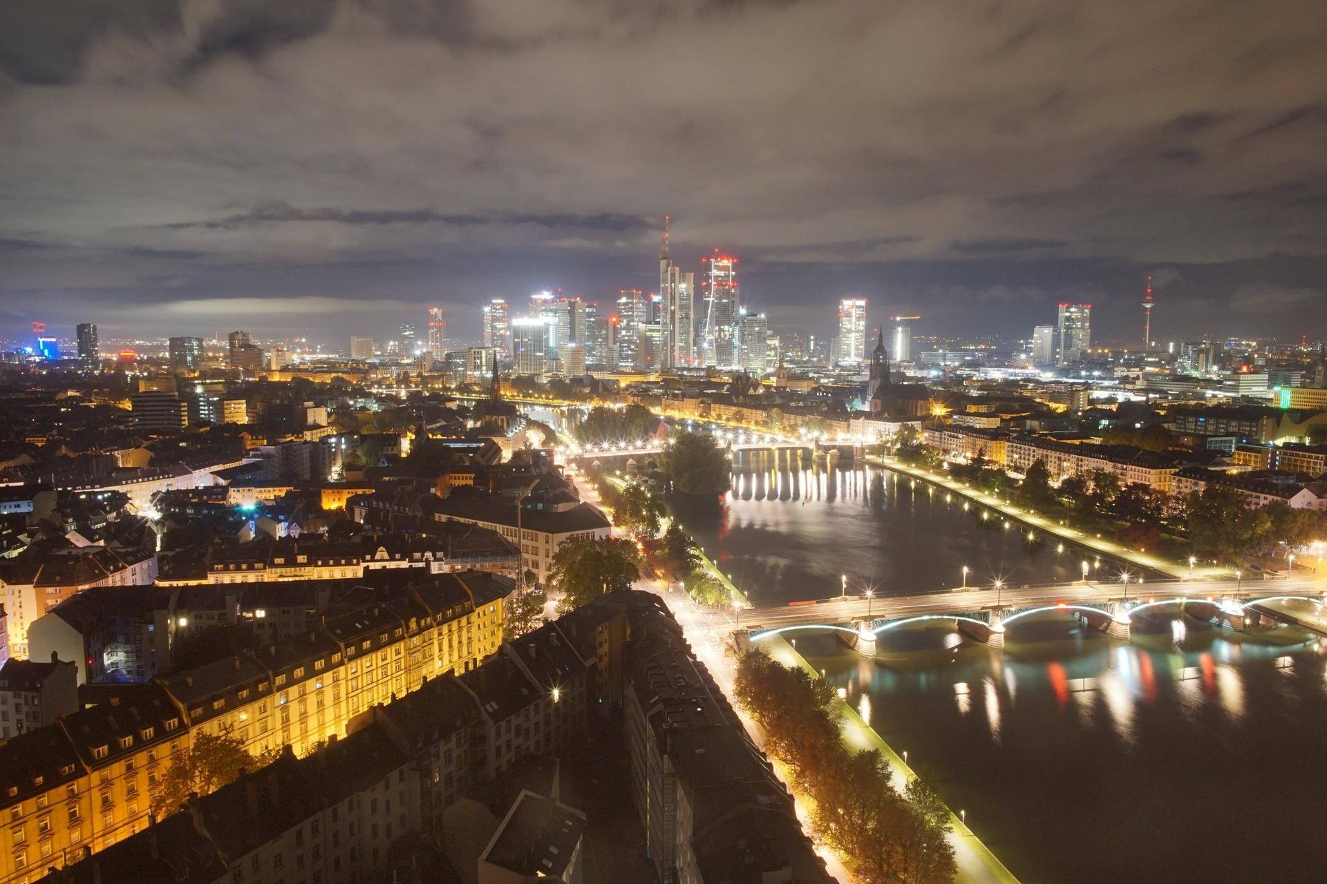 Archived image Webcam Panoramic View over to the Skyline of Frankfurt