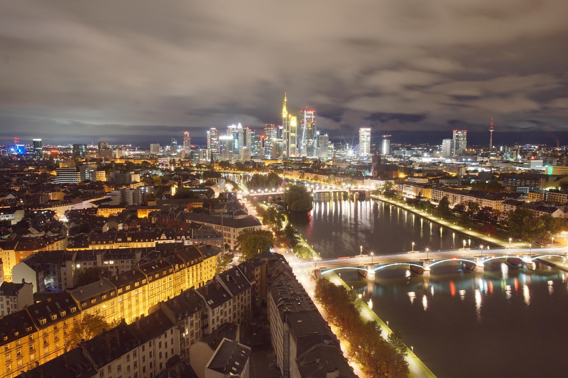 Archived image Webcam Panoramic View over to the Skyline of Frankfurt