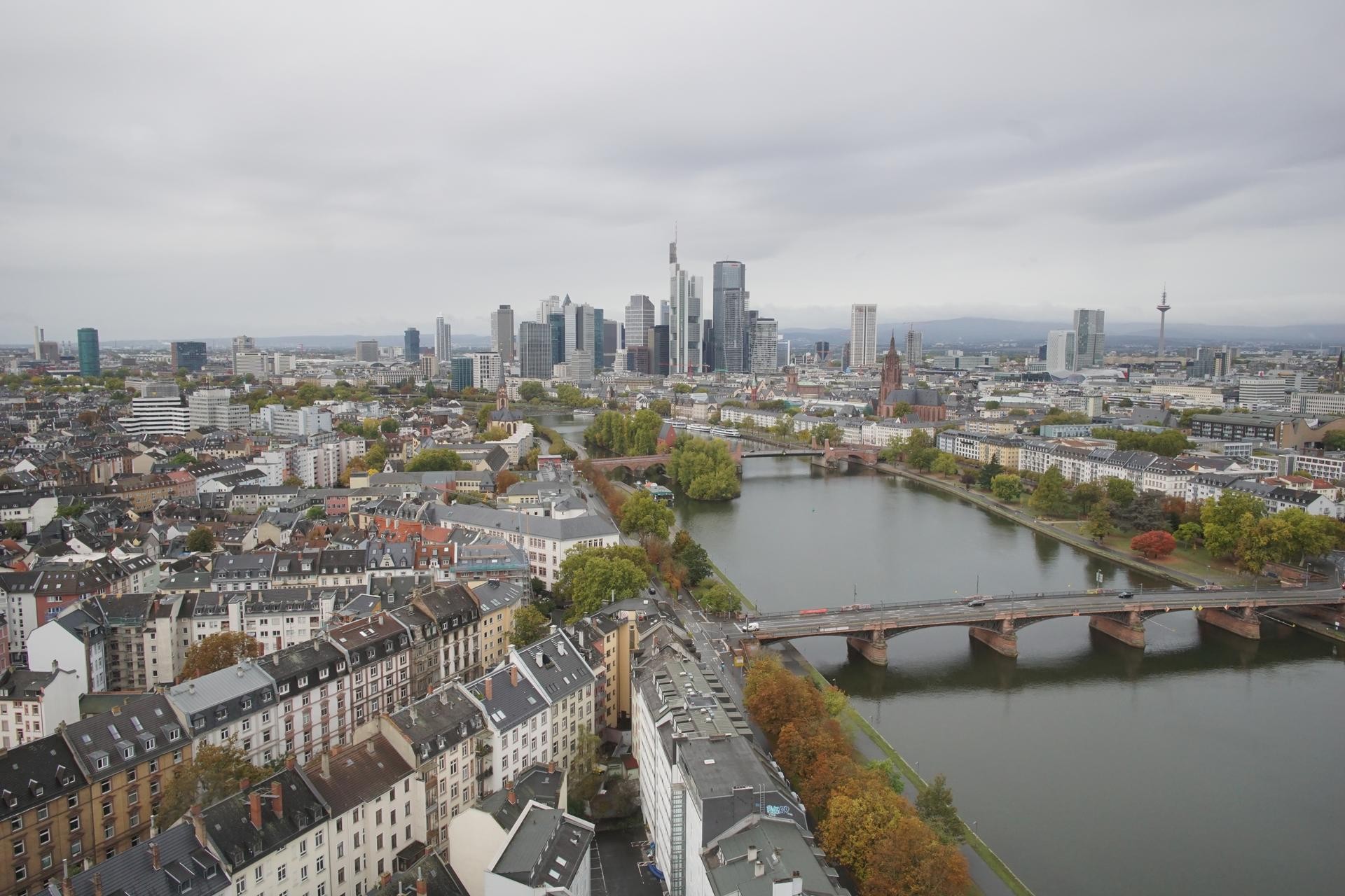 Archived image Webcam Panoramic View over to the Skyline of Frankfurt