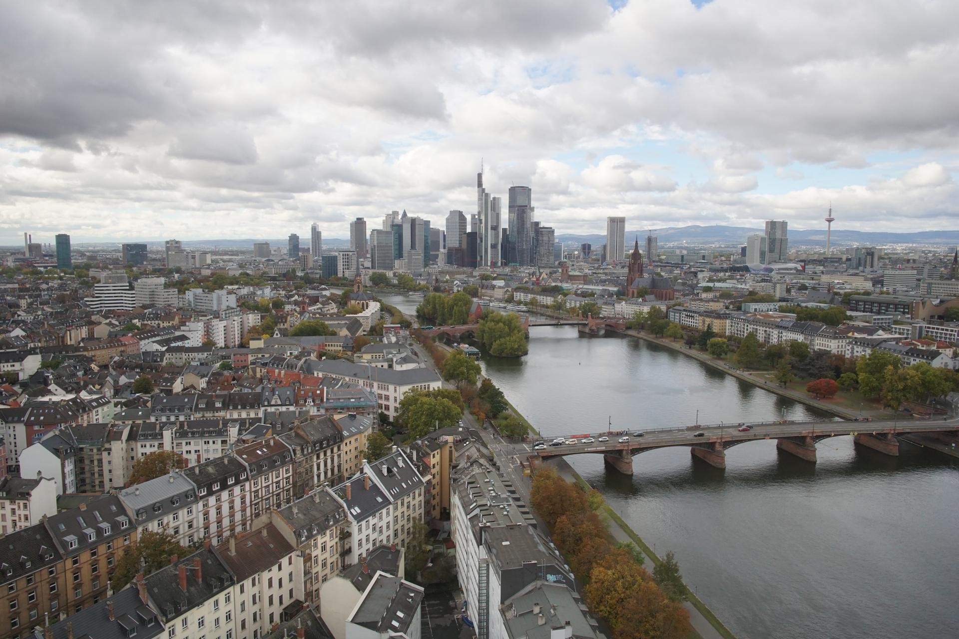 Archived image Webcam Panoramic View over to the Skyline of Frankfurt