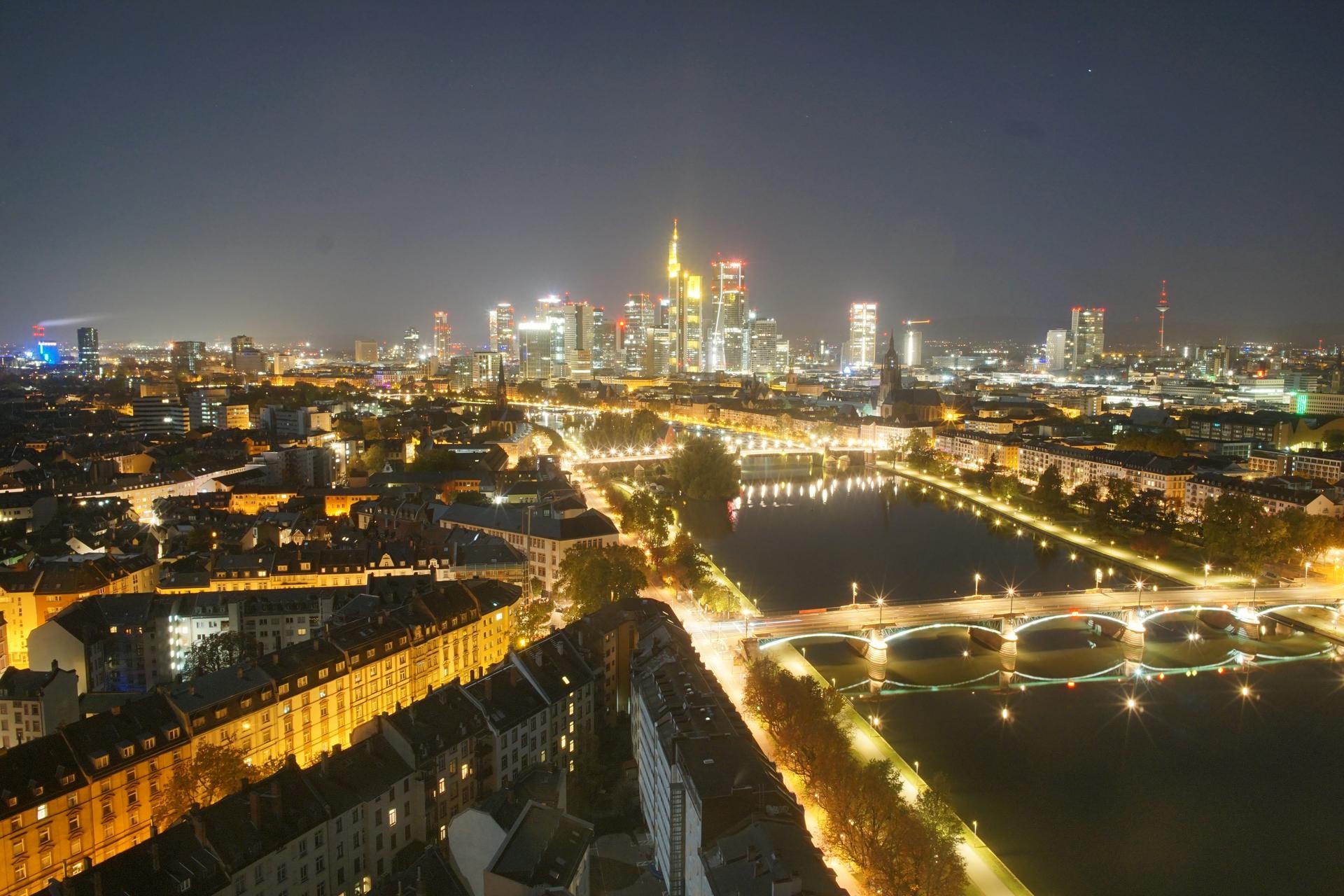 Archived image Webcam Panoramic View over to the Skyline of Frankfurt