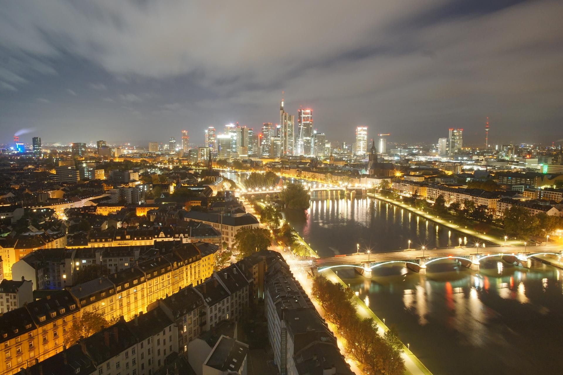 Archived image Webcam Panoramic View over to the Skyline of Frankfurt