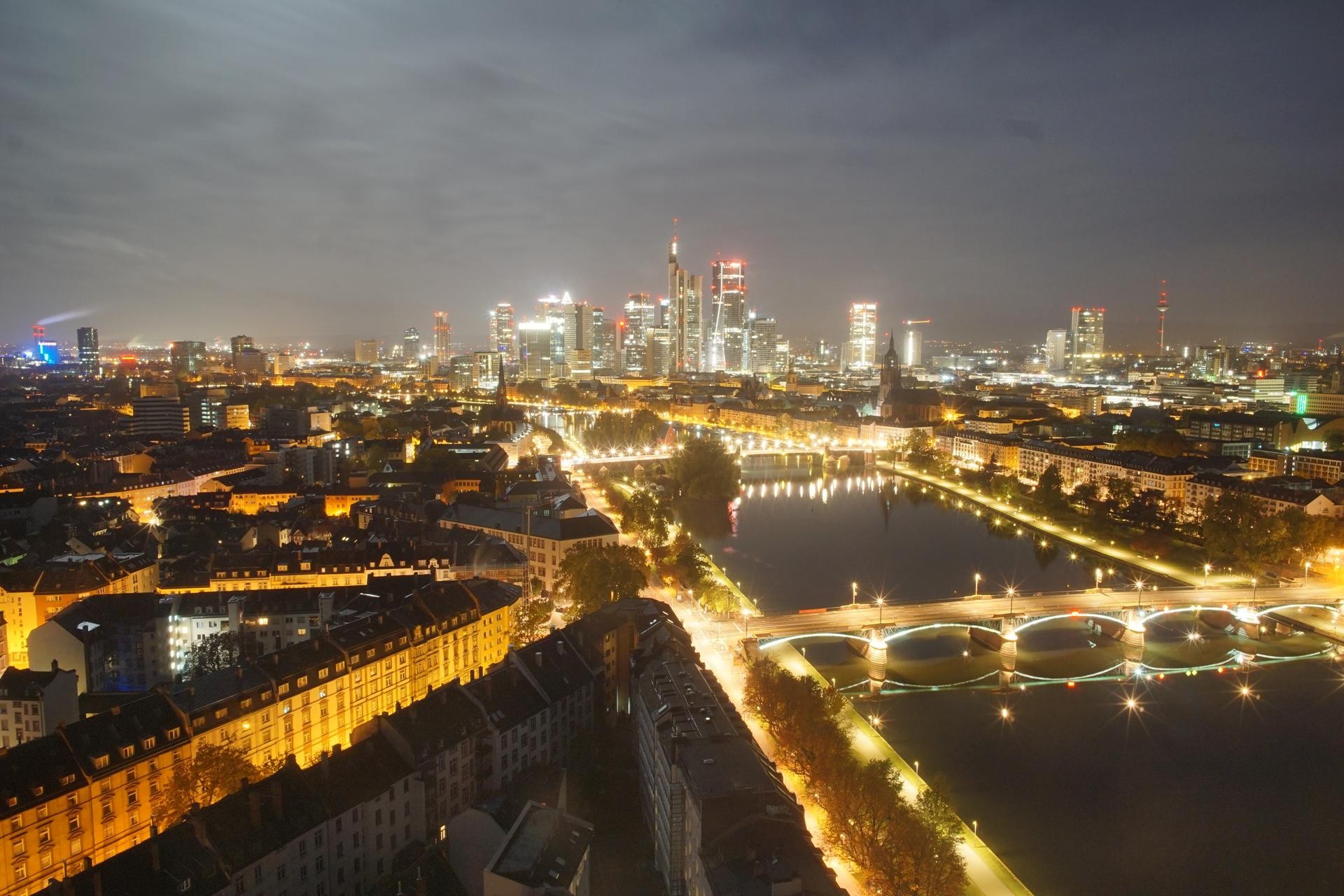 Archived image Webcam Panoramic View over to the Skyline of Frankfurt