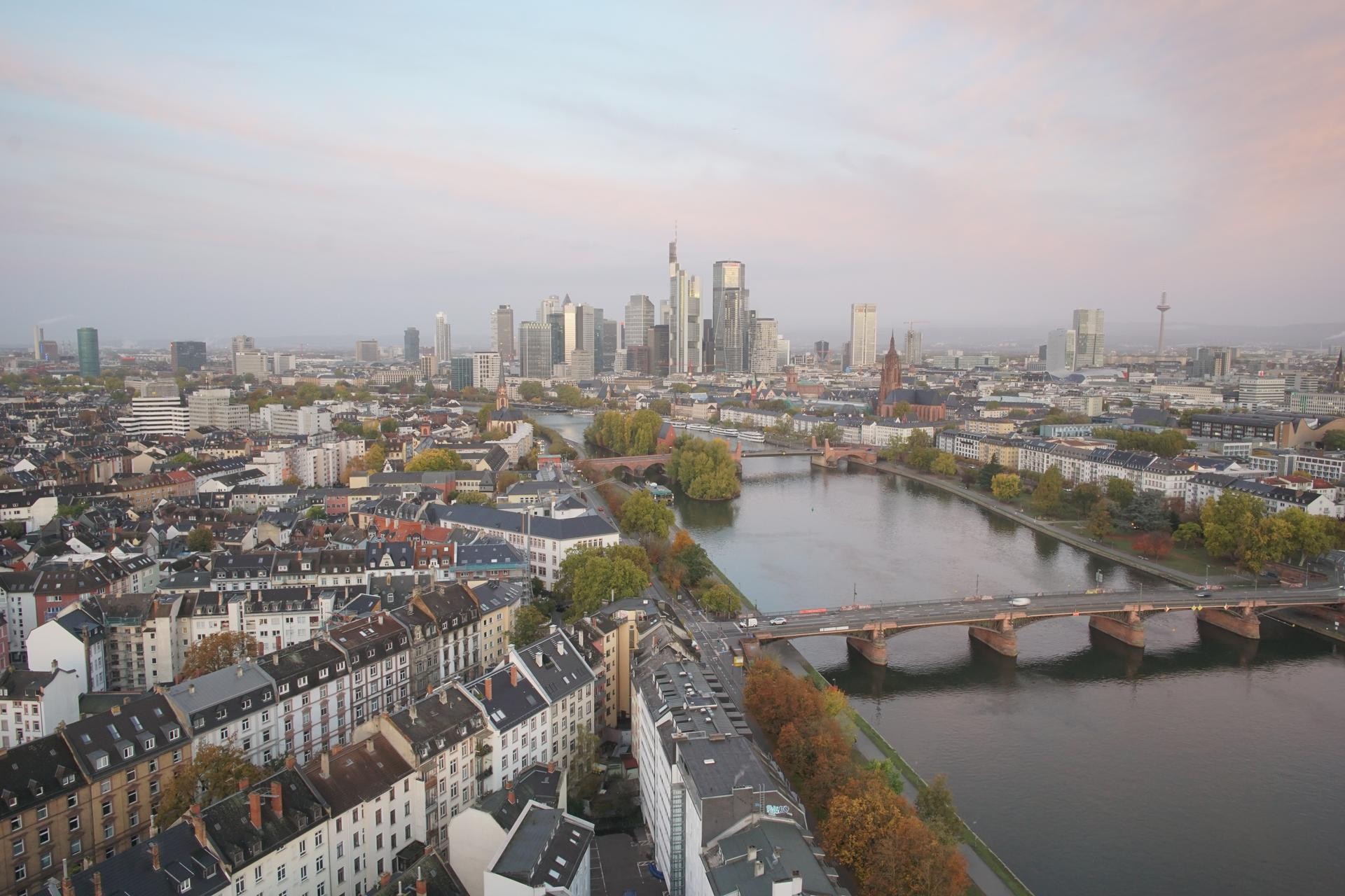 Archived image Webcam Panoramic View over to the Skyline of Frankfurt