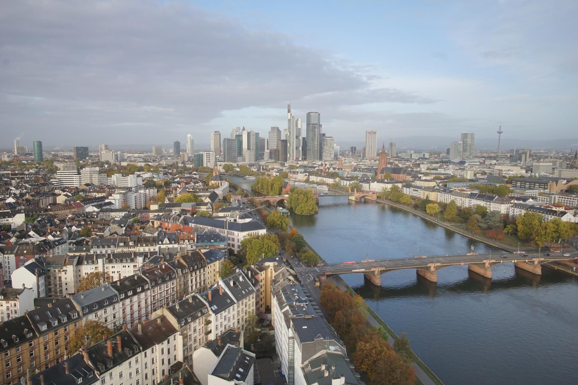 Archived image Webcam Panoramic View over to the Skyline of Frankfurt