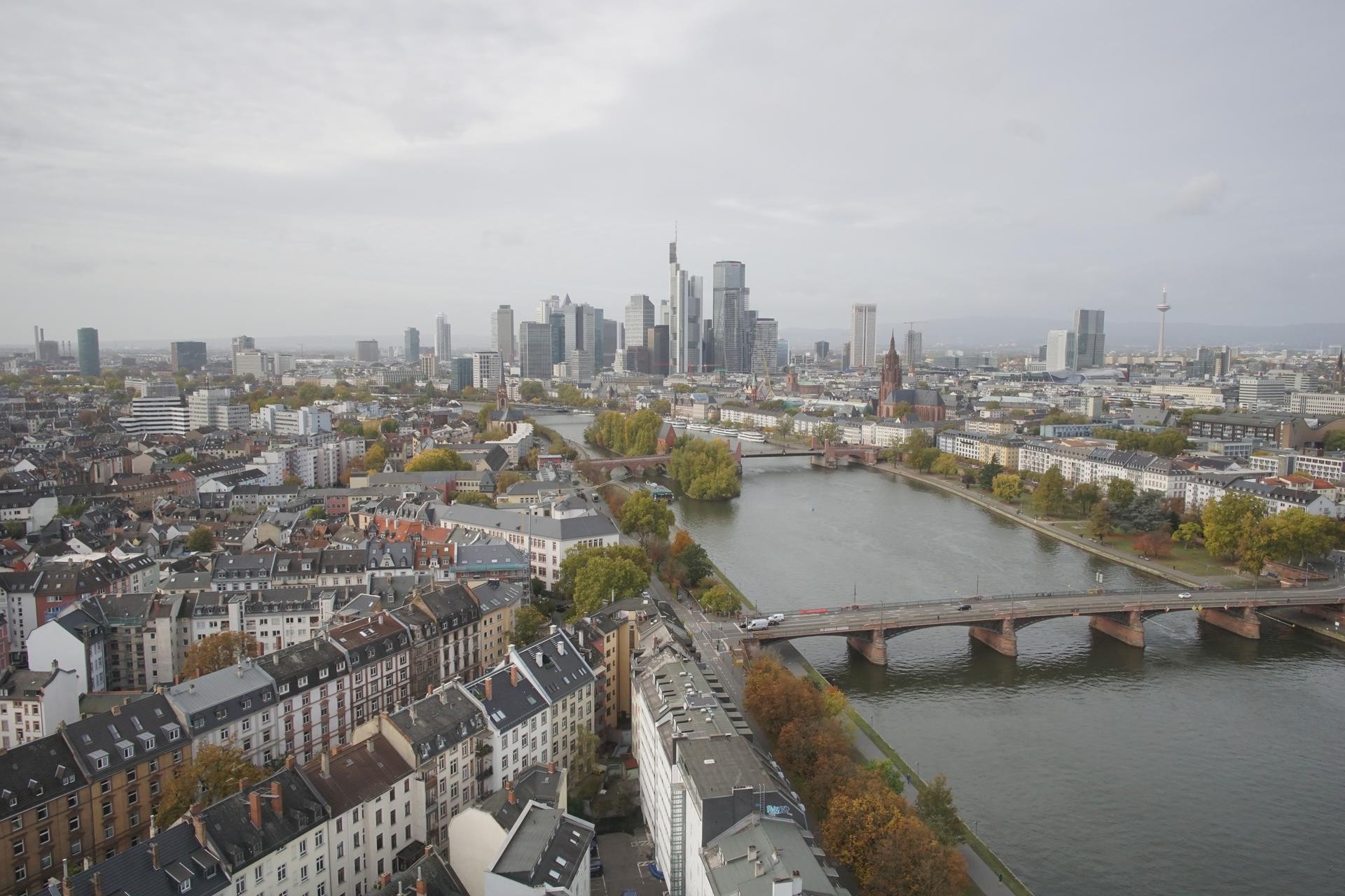 Archived image Webcam Panoramic View over to the Skyline of Frankfurt