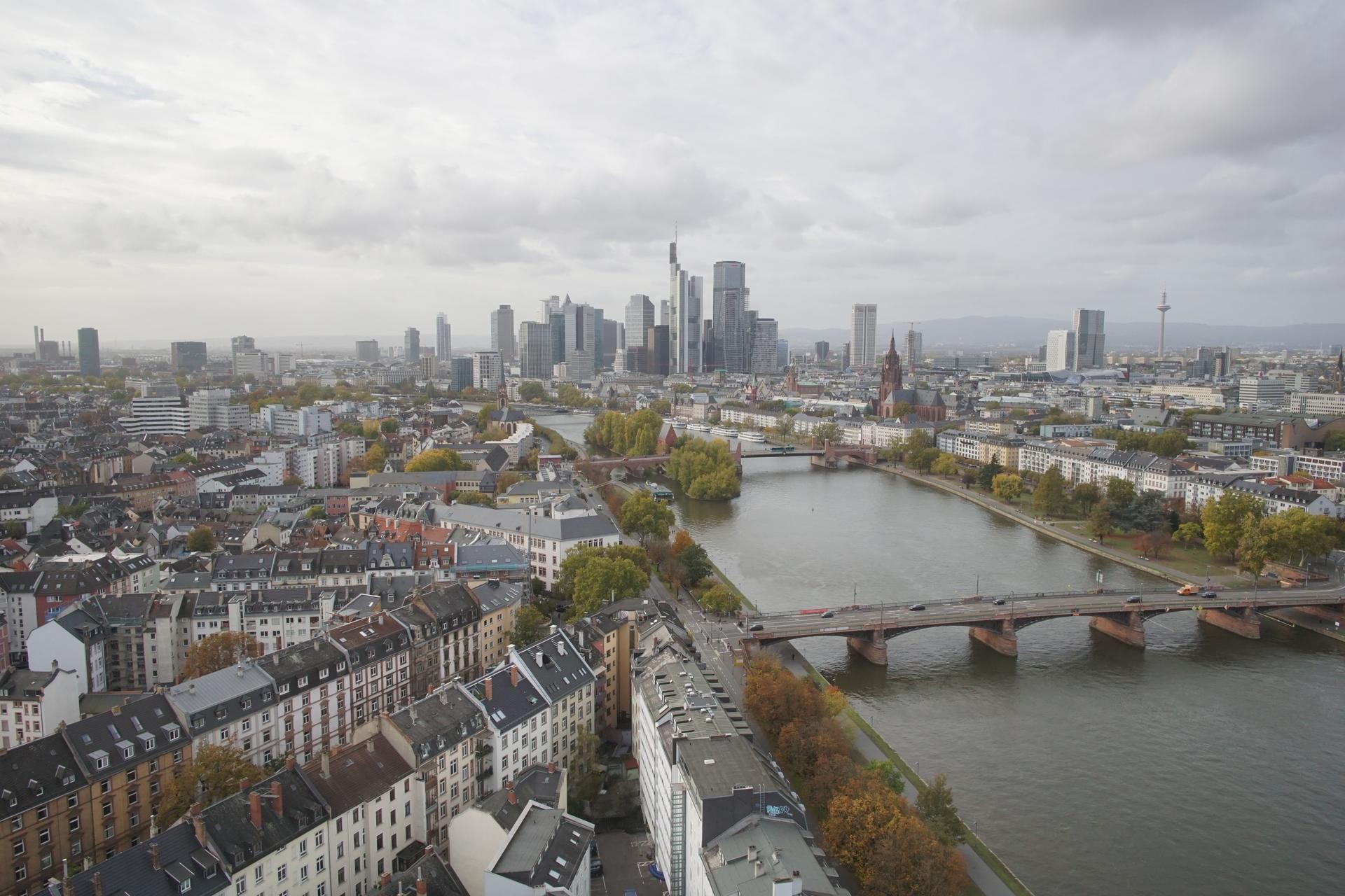 Archived image Webcam Panoramic View over to the Skyline of Frankfurt