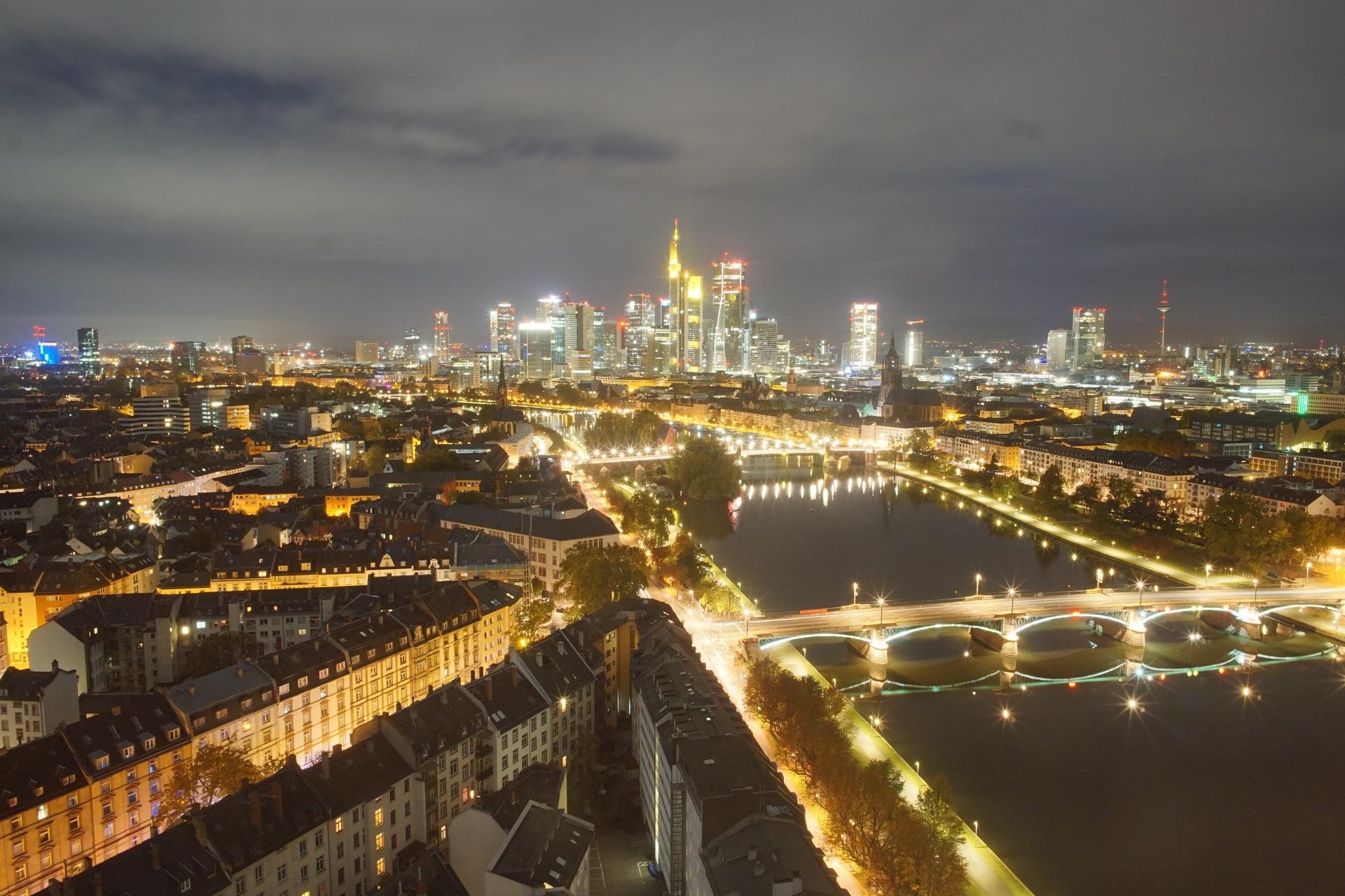 Archived image Webcam Panoramic View over to the Skyline of Frankfurt