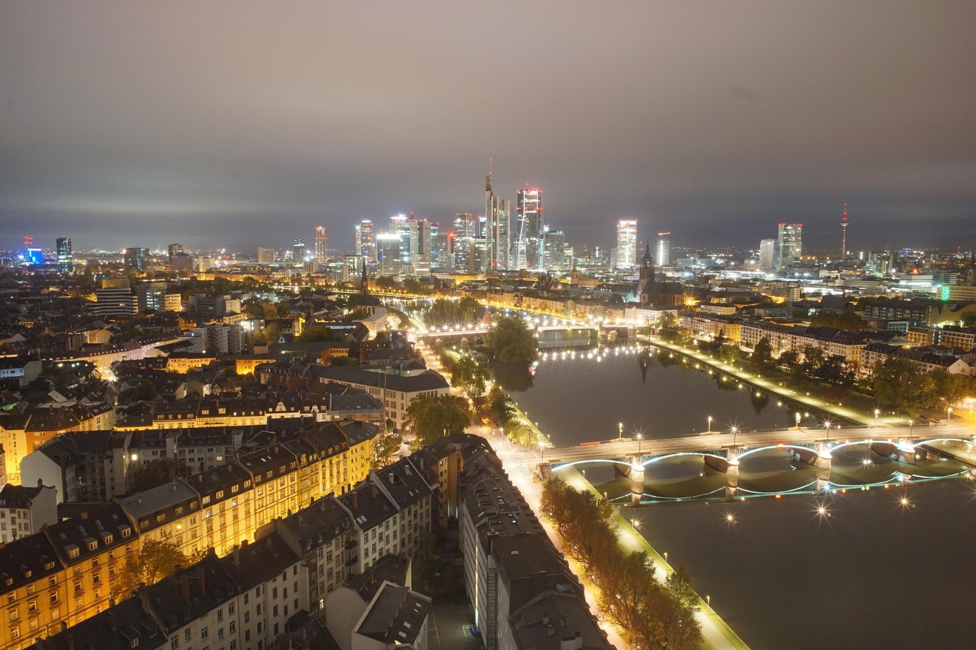 Archived image Webcam Panoramic View over to the Skyline of Frankfurt