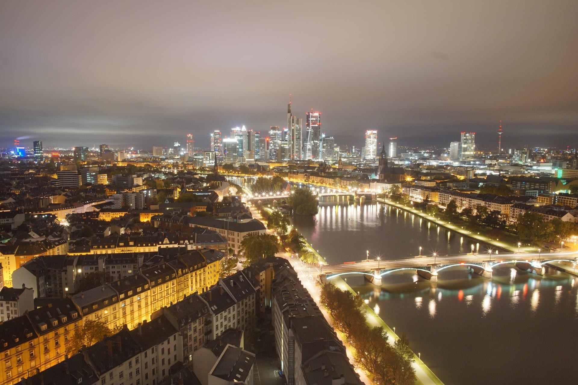 Archived image Webcam Panoramic View over to the Skyline of Frankfurt