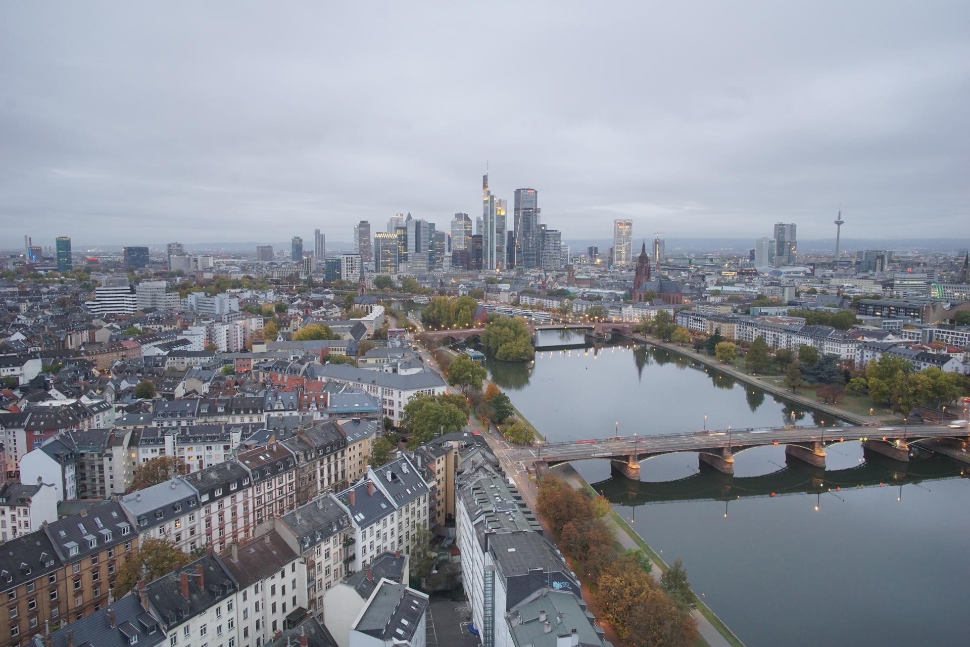 Archived image Webcam Panoramic View over to the Skyline of Frankfurt