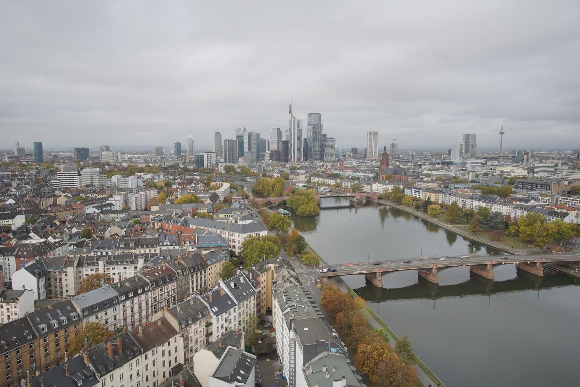Archived image Webcam Panoramic View over to the Skyline of Frankfurt