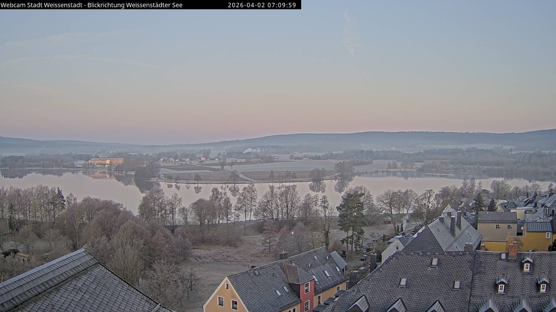 Archived image Webcam View over the Swimming Lake Weißenstädter See