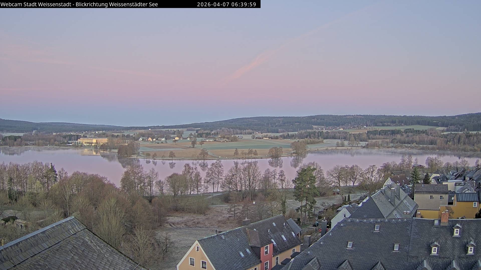 Archived image Webcam View over the Swimming Lake Weißenstädter See