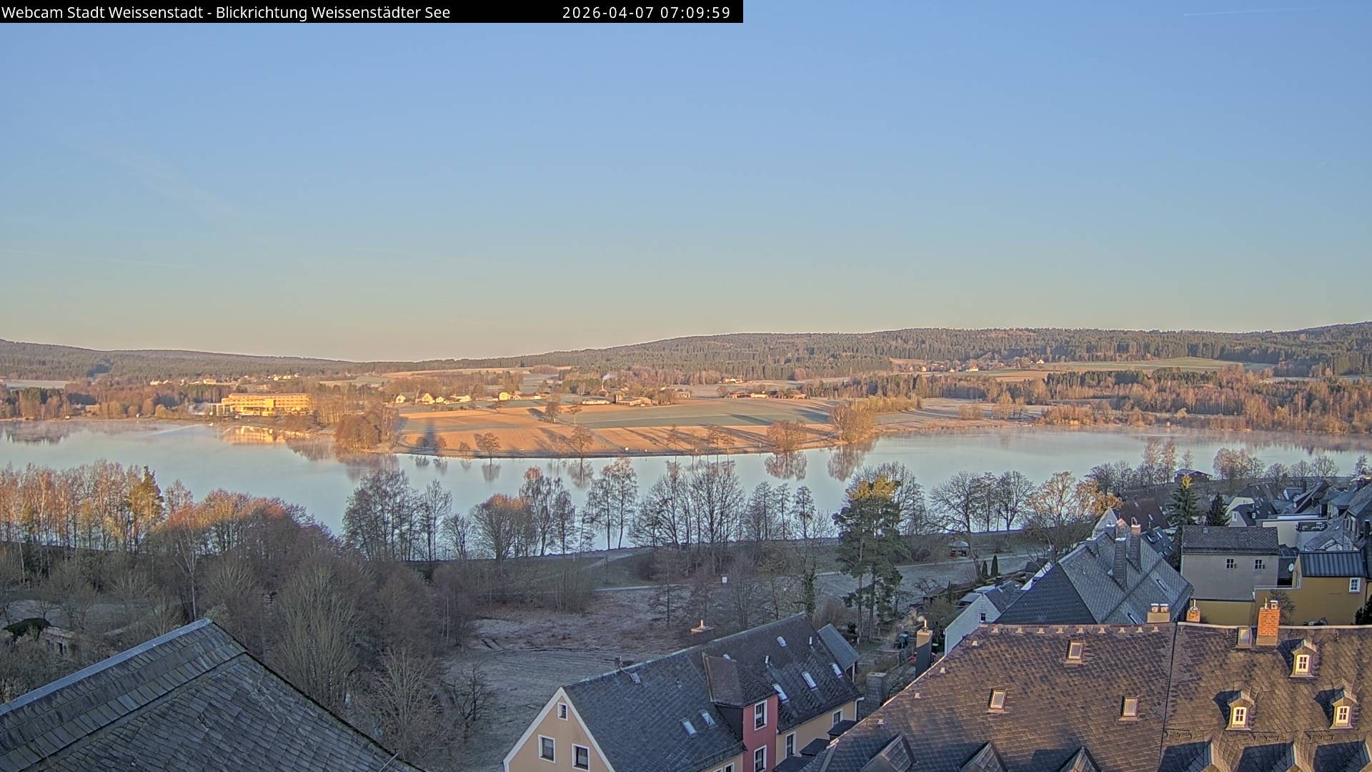 Archived image Webcam View over the Swimming Lake Weißenstädter See