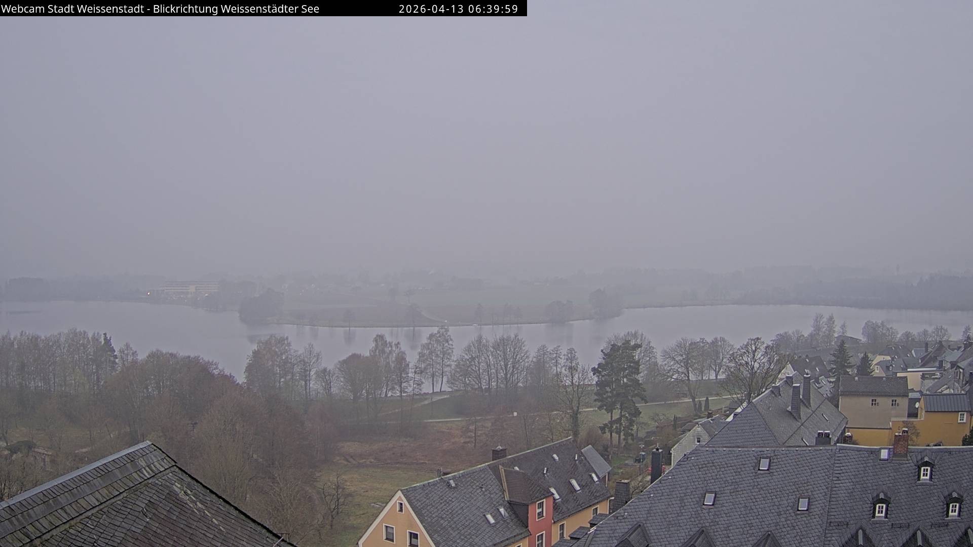 Archived image Webcam View over the Swimming Lake Weißenstädter See