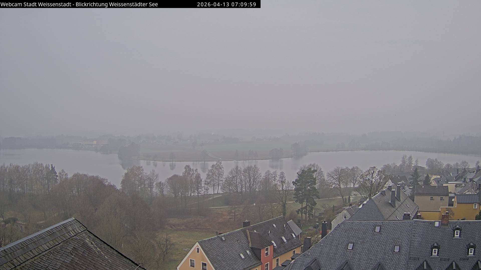 Archived image Webcam View over the Swimming Lake Weißenstädter See