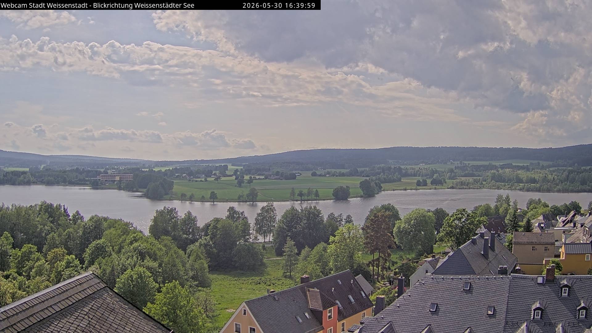 Archived image Webcam View over the Swimming Lake Weißenstädter See