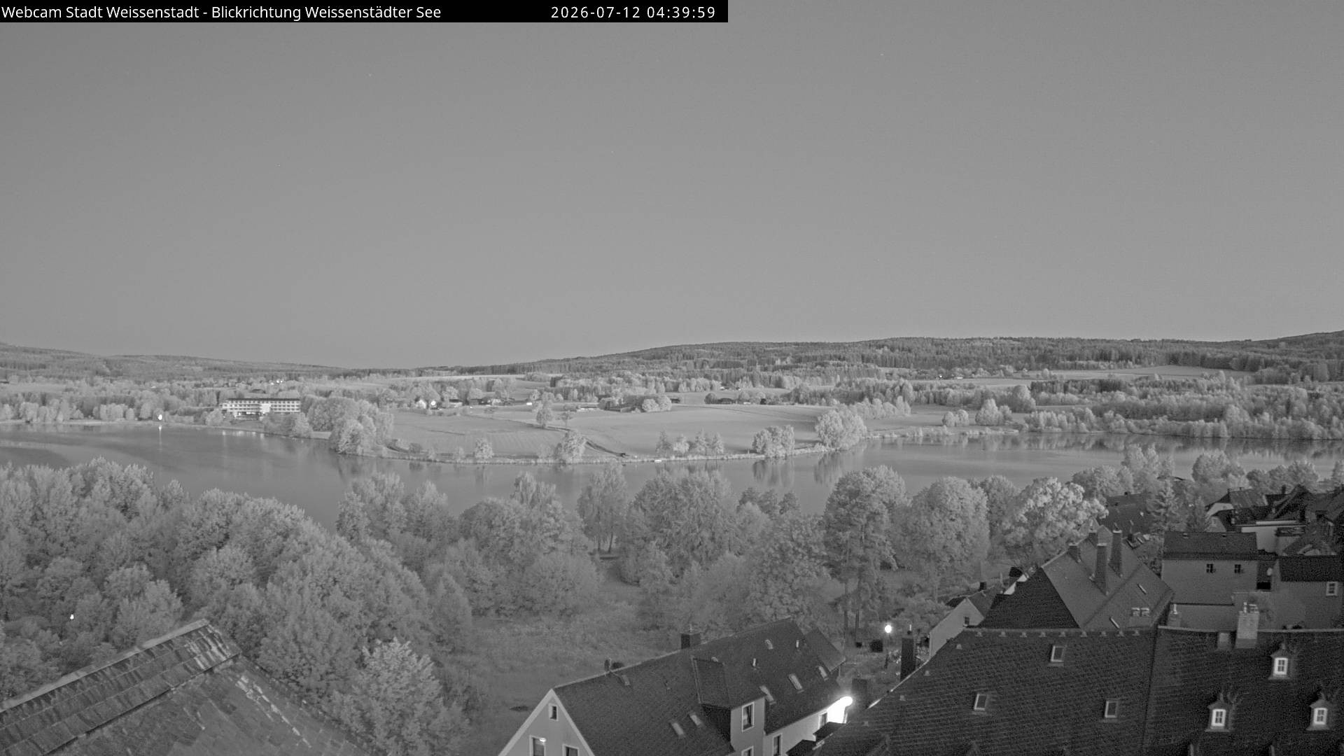 Archived image Webcam View over the Swimming Lake Weißenstädter See