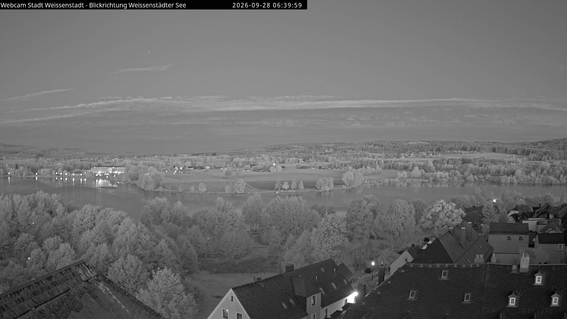 Archived image Webcam View over the Swimming Lake Weißenstädter See