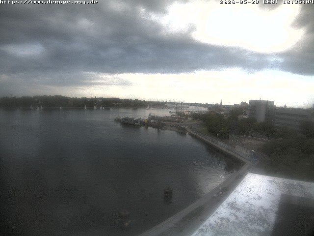 Archiv Foto Webcam Rostock - Hafen