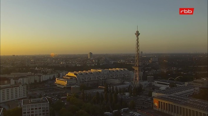 Archived image Webcam Theodor-Heuss-Platz in Berlin
