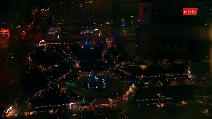 Archiv Foto Webcam Berlin: Rotes Rathaus und Berliner Dom