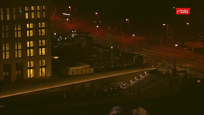 Archiv Foto Webcam Berlin: Rotes Rathaus und Berliner Dom