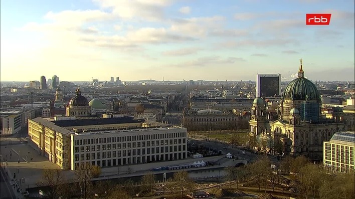 Archiv Foto Webcam Berlin: Rotes Rathaus und Berliner Dom