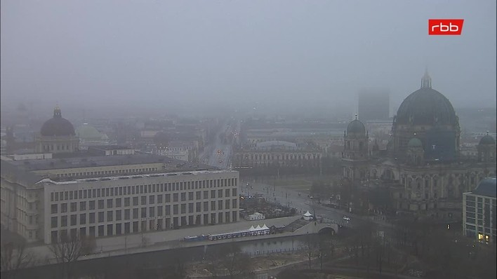 Archiv Foto Webcam Berlin: Rotes Rathaus und Berliner Dom