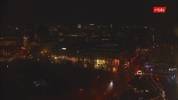 Archiv Foto Webcam Berlin: Rotes Rathaus und Berliner Dom