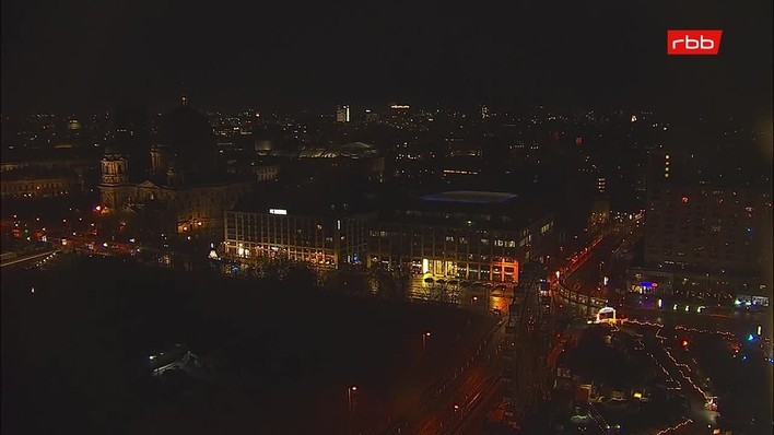 Archiv Foto Webcam Berlin: Rotes Rathaus und Berliner Dom