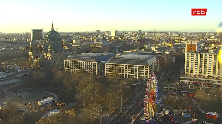 Archiv Foto Webcam Berlin: Rotes Rathaus und Berliner Dom