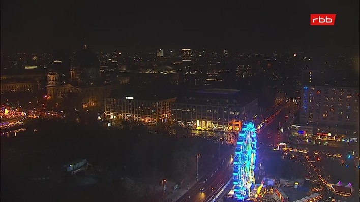Archiv Foto Webcam Berlin: Rotes Rathaus und Berliner Dom