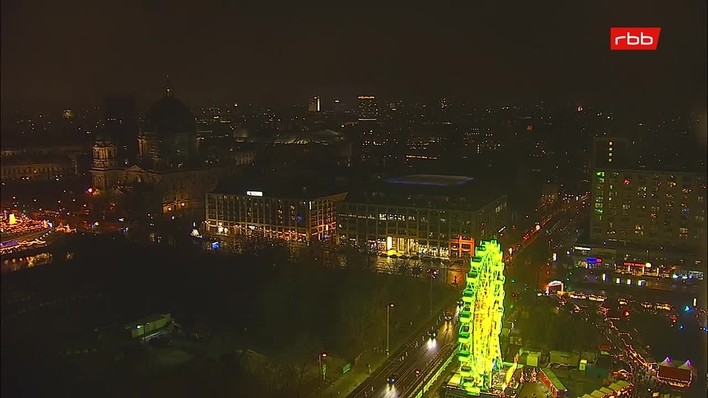 Archiv Foto Webcam Berlin: Rotes Rathaus und Berliner Dom