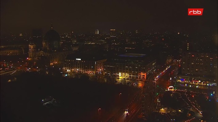 Archiv Foto Webcam Berlin: Rotes Rathaus und Berliner Dom