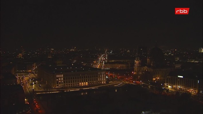 Archiv Foto Webcam Berlin: Rotes Rathaus und Berliner Dom