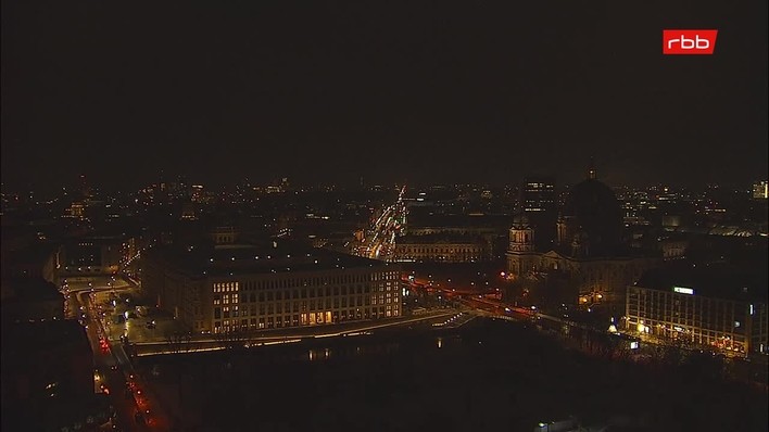Archiv Foto Webcam Berlin: Rotes Rathaus und Berliner Dom
