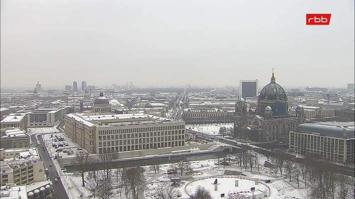 Archiv Foto Webcam Berlin: Rotes Rathaus und Berliner Dom