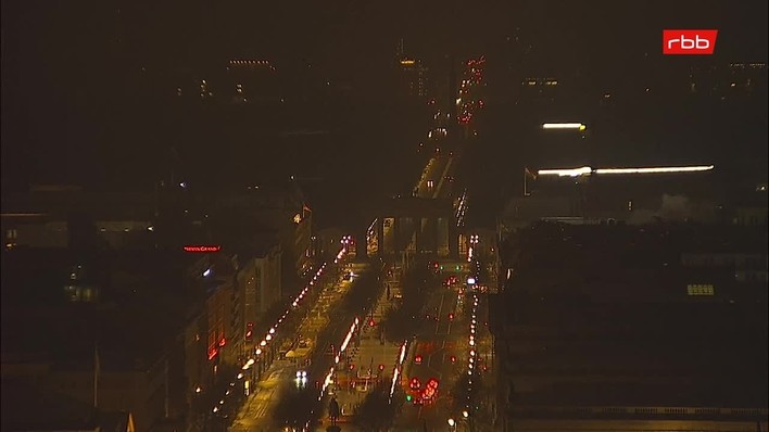 Archiv Foto Webcam Berlin: Rotes Rathaus und Berliner Dom
