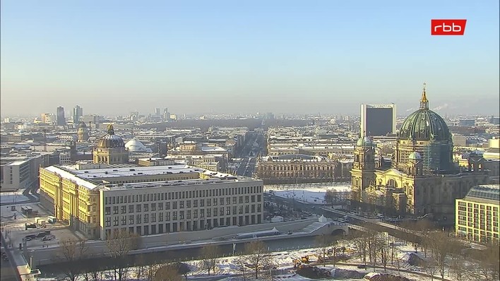 Archiv Foto Webcam Berlin: Rotes Rathaus und Berliner Dom