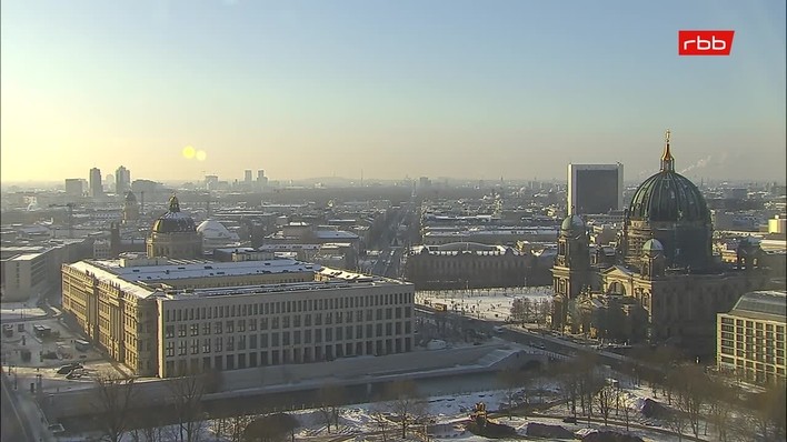 Archiv Foto Webcam Berlin: Rotes Rathaus und Berliner Dom