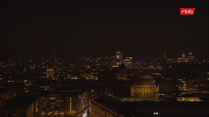 Archiv Foto Webcam Berlin: Rotes Rathaus und Berliner Dom