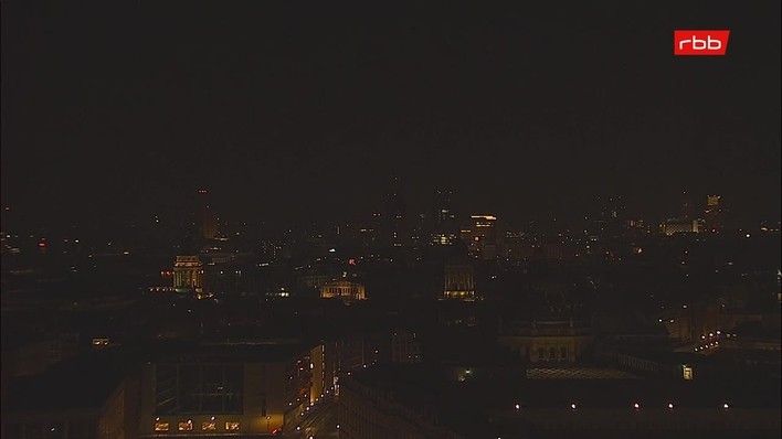 Archiv Foto Webcam Berlin: Rotes Rathaus und Berliner Dom